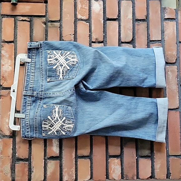 Jean capris - Picture 2 of 4